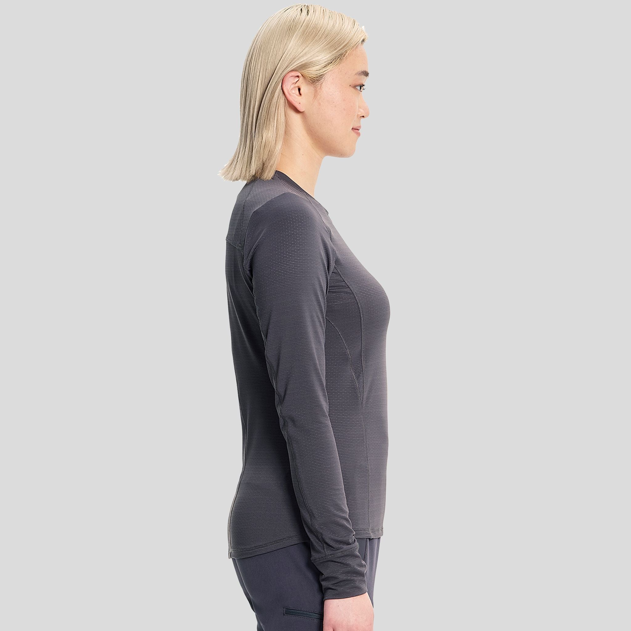 IN_INFINITY_GNR8_PERFORMANCEUNDERSCRUB_640_PEWTER_RIGHT2